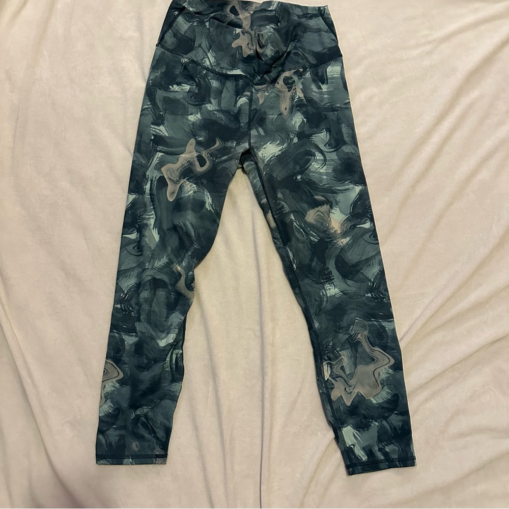 Fabletics High-Rise PowerHold Leggings – Watercolor Swirl Print – Size L
